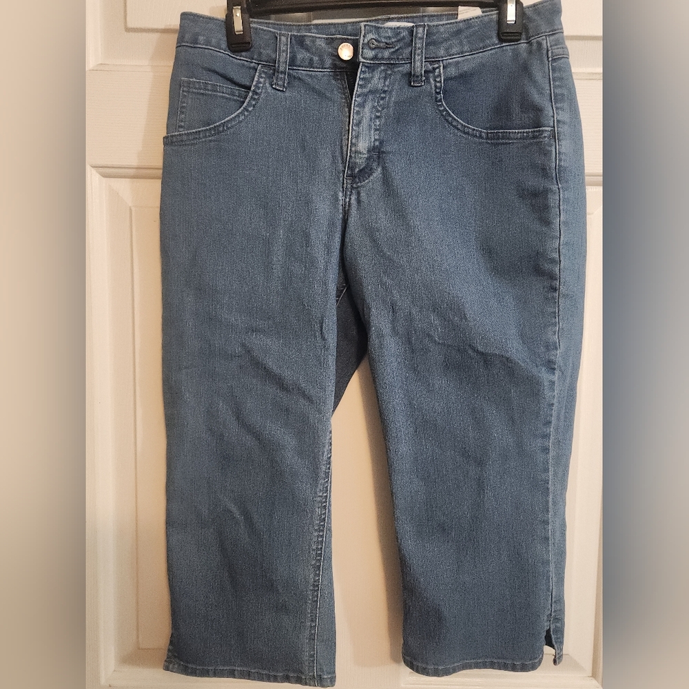 Lee Women's Cropped Blue Jeans